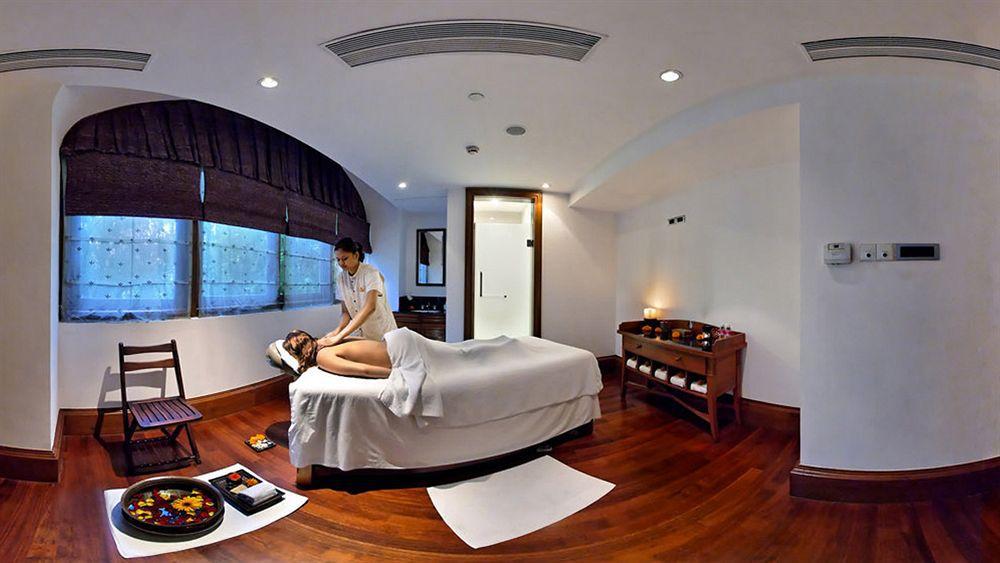 The Taj Mahal Palace, Bombay Esterno foto A spa treatment