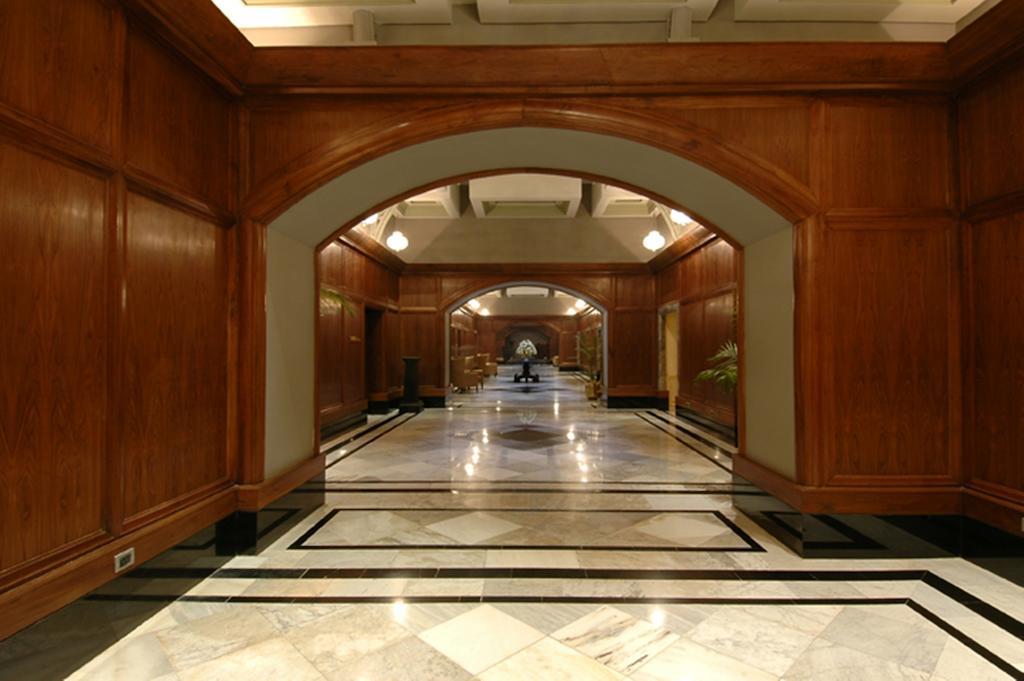 The Taj Mahal Palace, Bombay Esterno foto Interior of the hotel