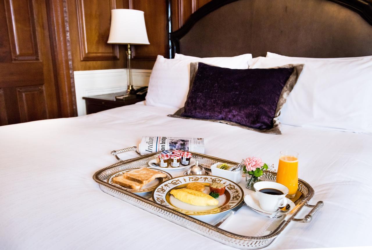 The Taj Mahal Palace, Bombay Esterno foto Room service